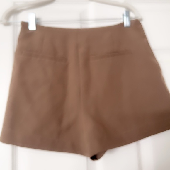 Rihoas Women's Tan Shorts - Picture 6 of 7